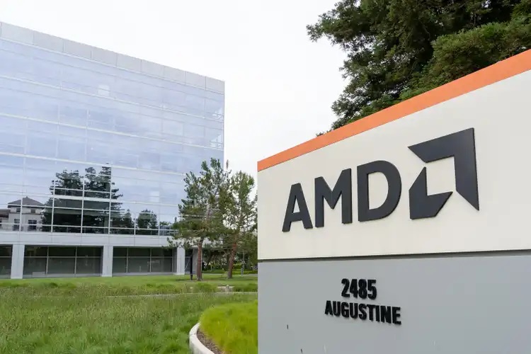 AMD 将以 49 亿美元收购 ZT Systems，以增强数据中心 AI 系统功能